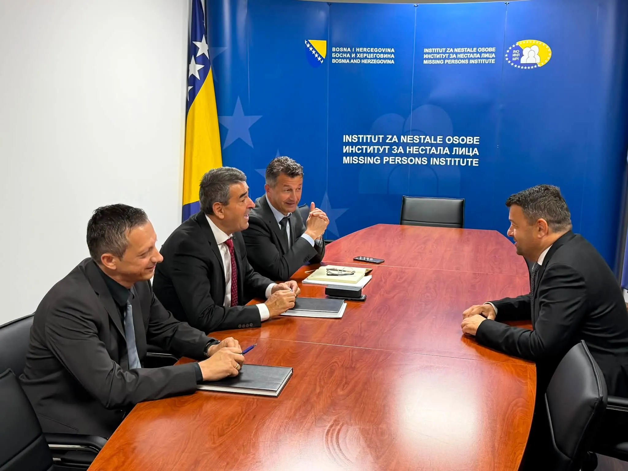 SAOPĆENJE ZA MEDIJE Hurtić u posjeti Institutu za nestale osobe Bosne i Hercegovine: Pitanje nestalih ostaje civilizacijska i moralna obaveza društva