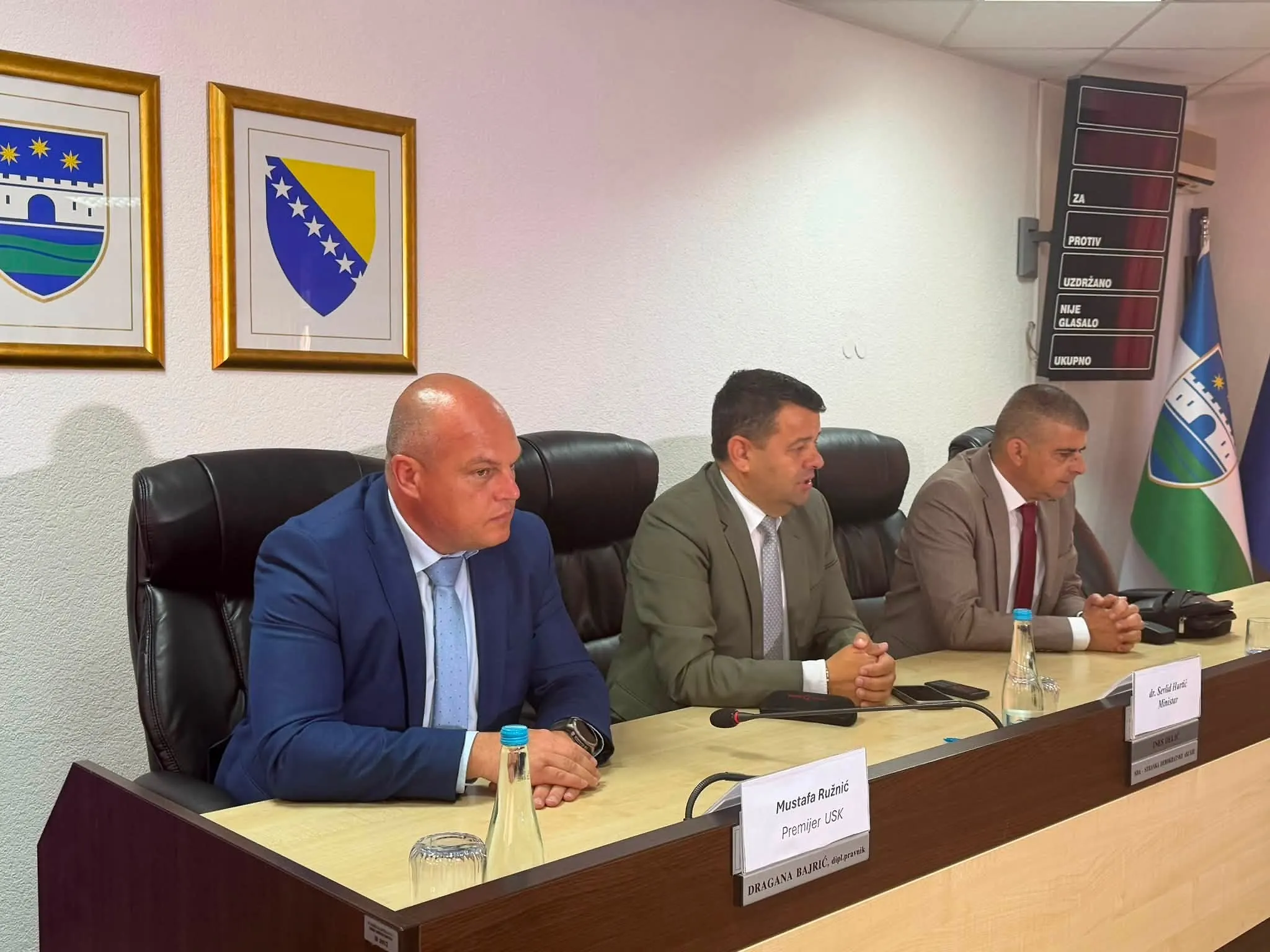 533.999 KM ZA OBNOVU I RAZVOJ POVRATNIČKIH SREDINA: U BIHAĆU POTPISANI SPORAZUMI ZA 15 PROJEKATA VJERSKIH ZAJEDNICA