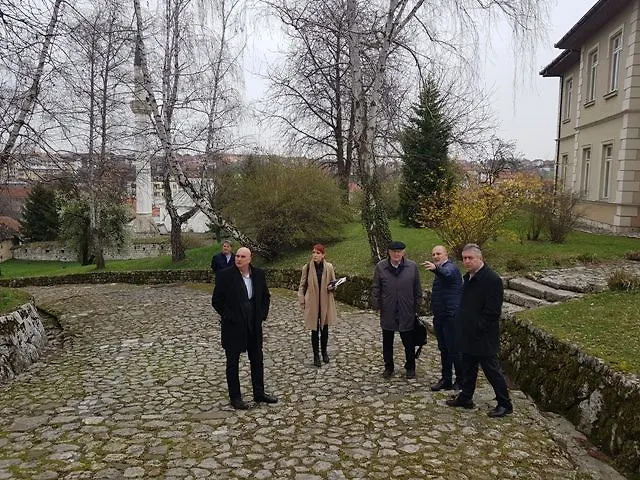 Галерија 2