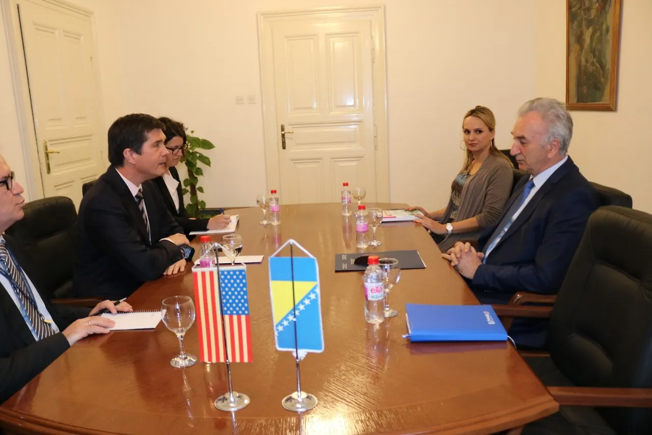 Ministar Šarović sa ambasadorom Nelsonom: Čestitke američkog ambasadora za ministrov rad