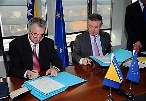 Minister Sarovic and European Commissioner for Trade Karel De Gucht signed WTO bilateral deal on market access between BiH and the EU in Brussels