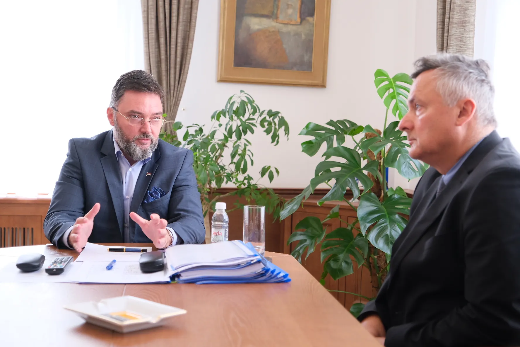 Ministar Košarac sa entitetskim ministrima trgovine o mogućnosti produženja zabrane izvoza određenih šumskih drvnih sortimenata, ogrjevnog drveta i proizvoda od drveta