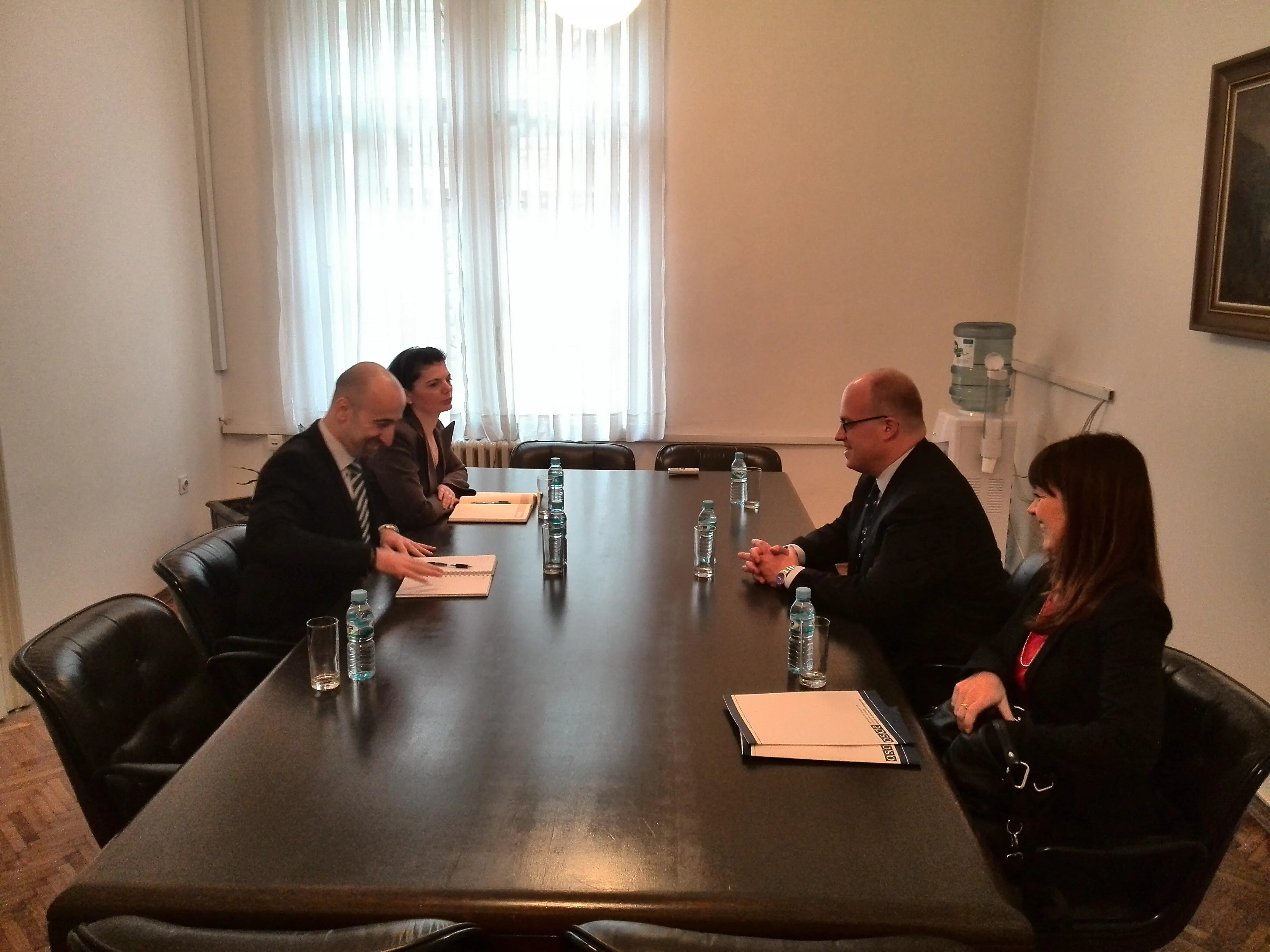 Ministar vanjske trgovine i ekonomskih odnosa BiH                            mr. Boris Tučić sastao se danas u svom Uredu sa šefom Misije OSCE-a u Bosni i Hercegovini Nj.E. ambasadorom Džonatanom Murom