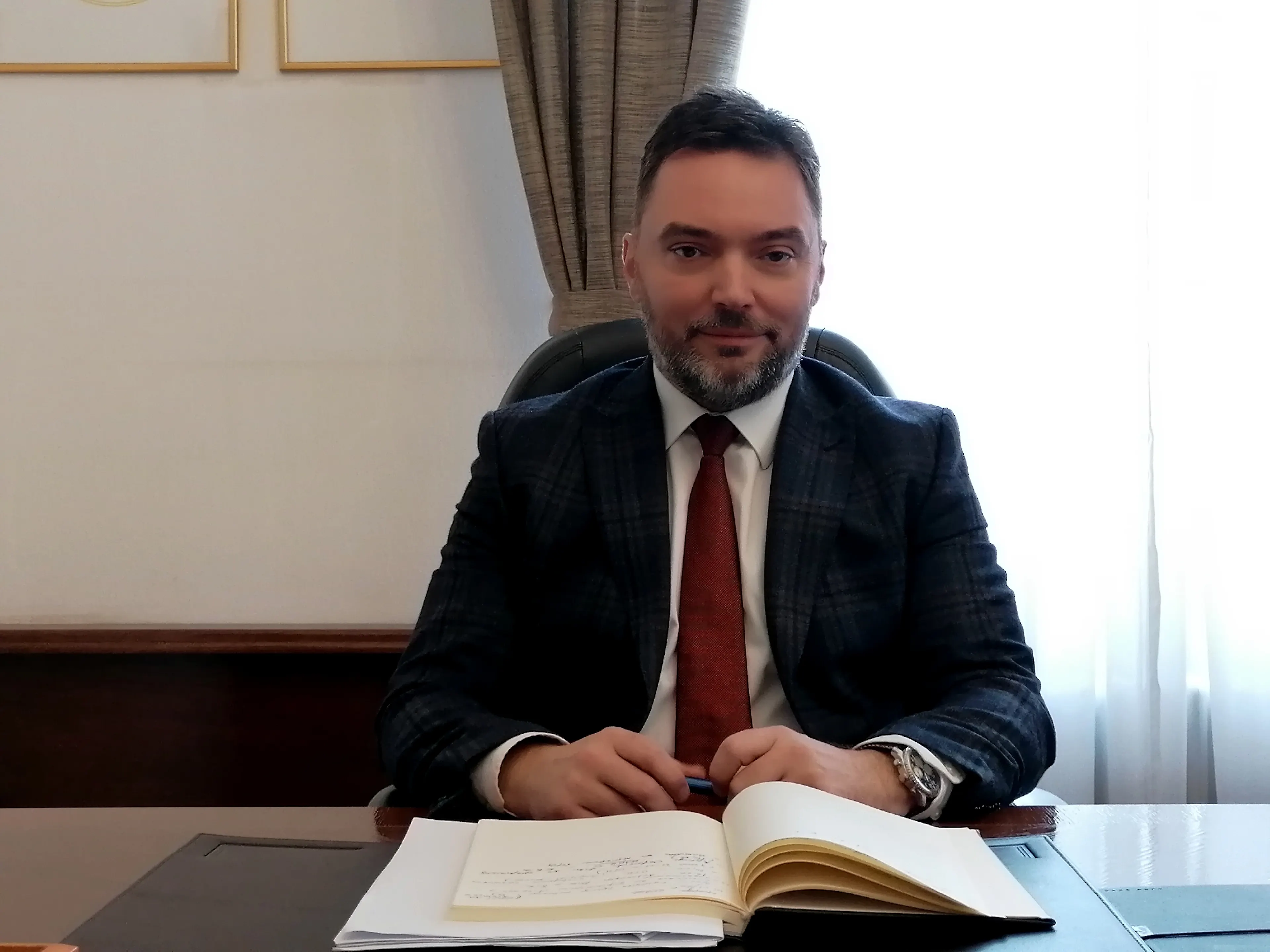 Novogodišnja čestitka ministra Staše Košarca