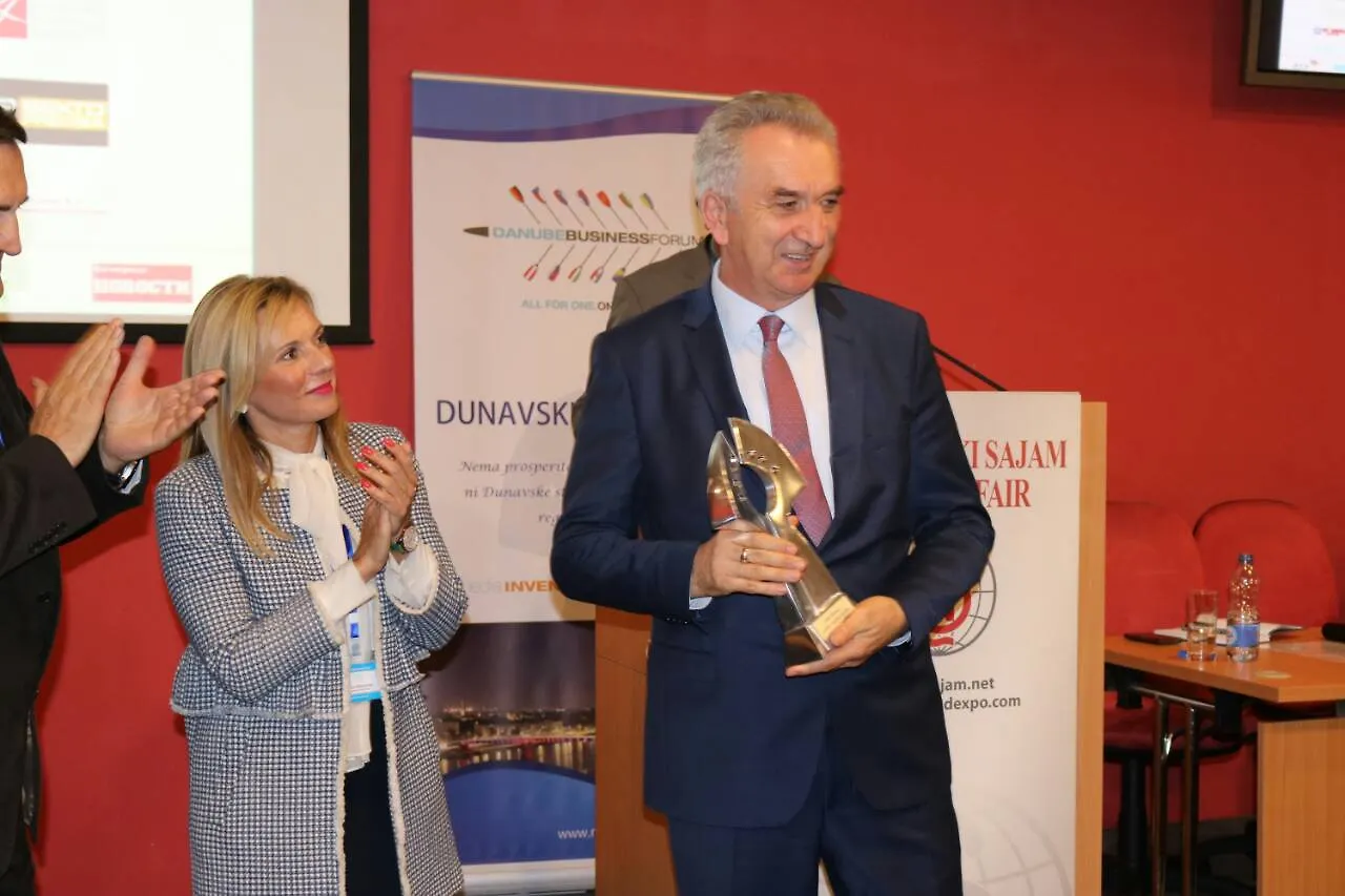 Ministar Šarović dobitnik  regionalne nagrade za rad i prosperitet 