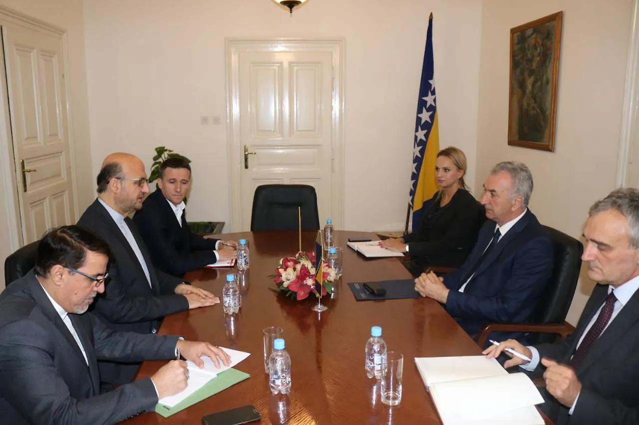 Ministar Šarović sa ambasadorom Irana: Uklanjanje barijera u privrednoj saradnji 