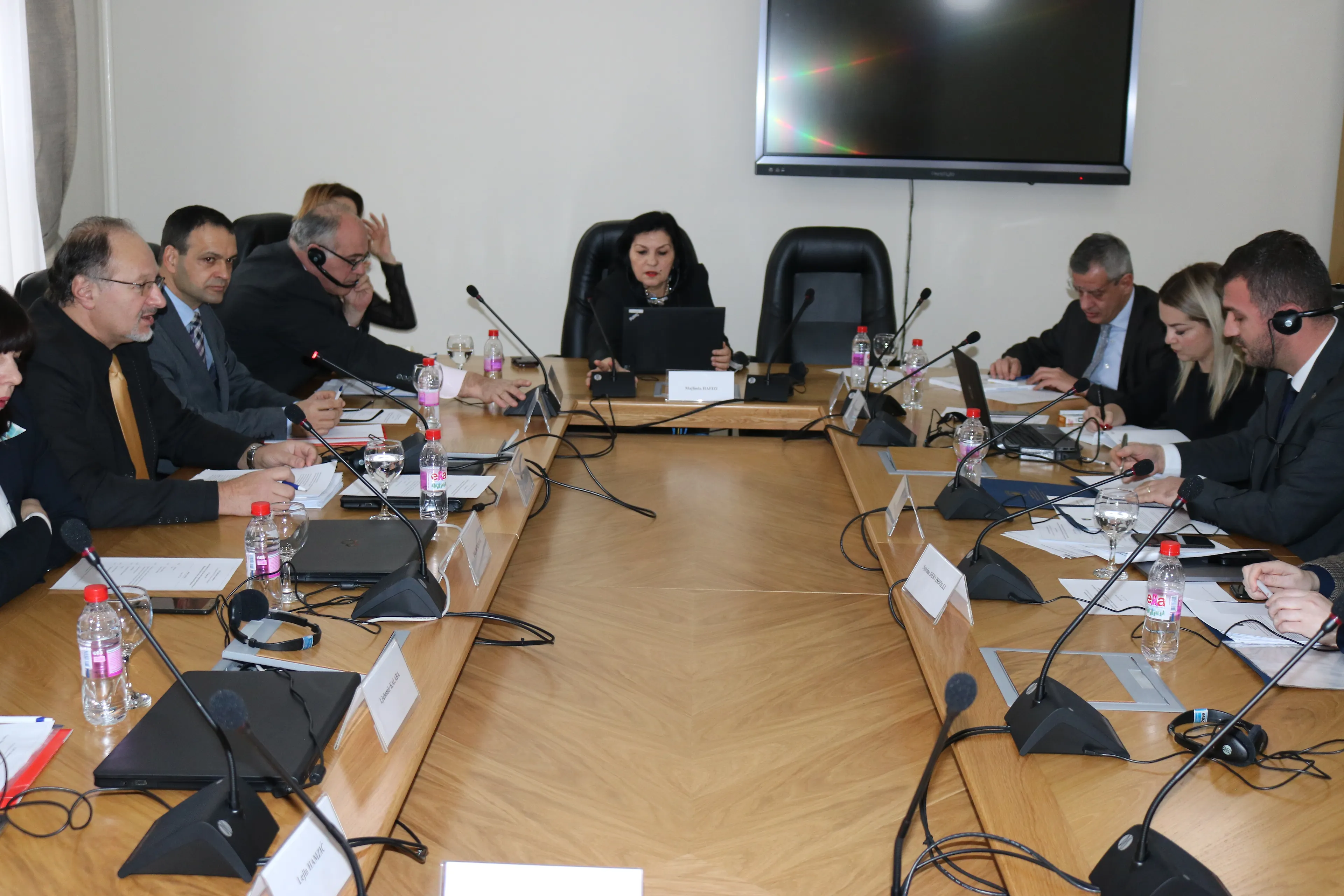FIRST STEPS HAVE BEEN TAKEN TO ABOLISH PRISTINA'S TAXES ON BiH PRODUCTS