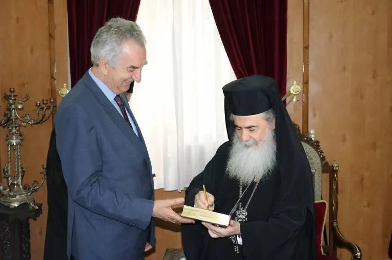 Галерија 2