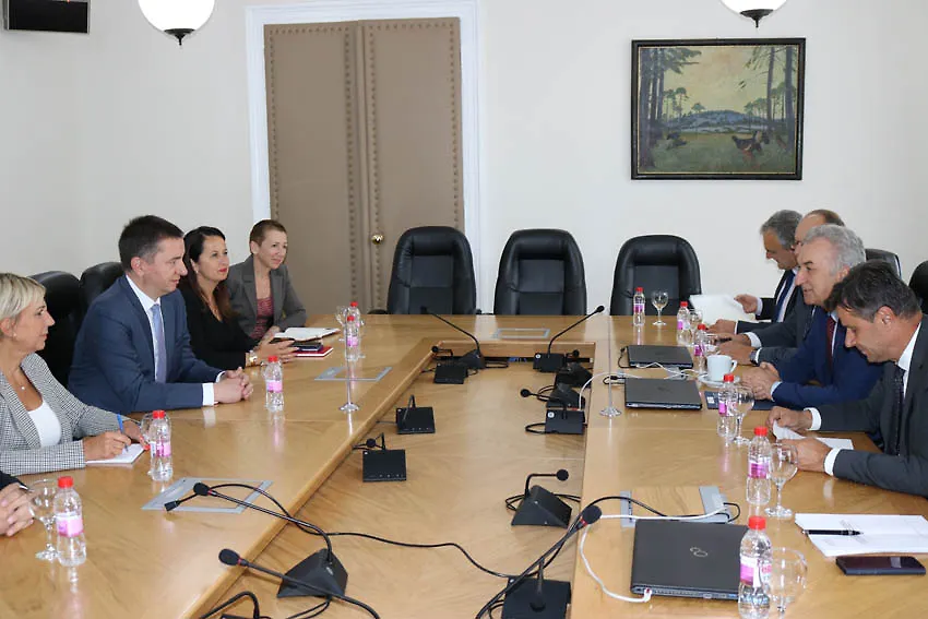 Meeting of Šarović-Novalić-Peruško: Business of Agrokor in BiH stabilized 