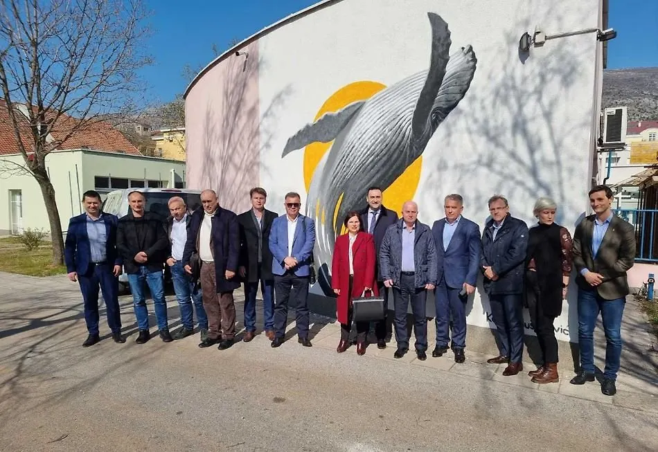 MINISTAR FALADŽIĆ I PREDSTAVNICI DRUGIH NIVOA VLASTI U POSJETI CENTRU "LOS ROSALES"