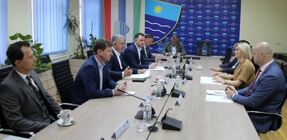 ČLANOVI VLADE HNK SA PREDSTAVNICIMA RAZVOJNE BANKE F BiH - OTVARANJE NOVE KREDITNE LINIJE ZA PODRŠKU PRIVREDI