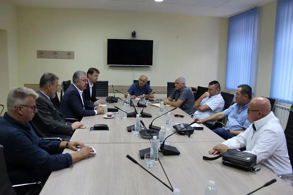 KONTINUIRANA PODRŠKA ZDRAVSTVENIM USTANOVAMA U HNK / Projekti od iznimnog značaja