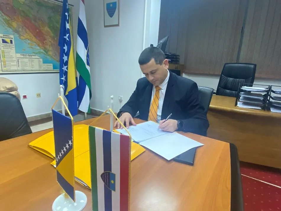 IZVRŠENA PRIMOPREDAJA DUŽNOSTI U MINISTARSTVU FINANSIJA HNK