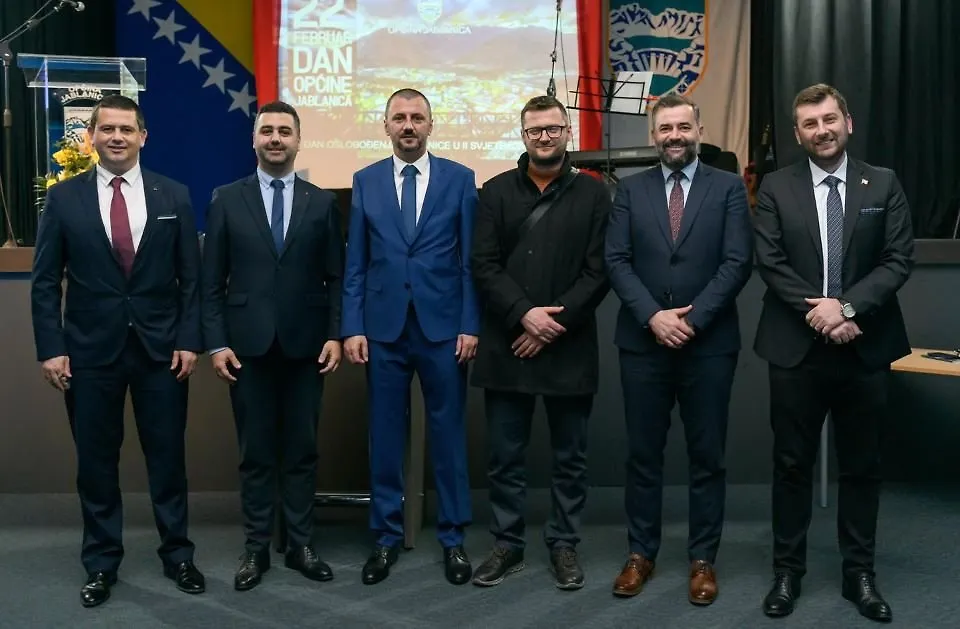 MINISTAR ŠUTA S KOLEGAMA IZ ZAKONODAVNE I IZVRŠNE VLASTI U HNK NA SVEČANOM OBILJEŽAVANJU DANA OPĆINE JABLANICA