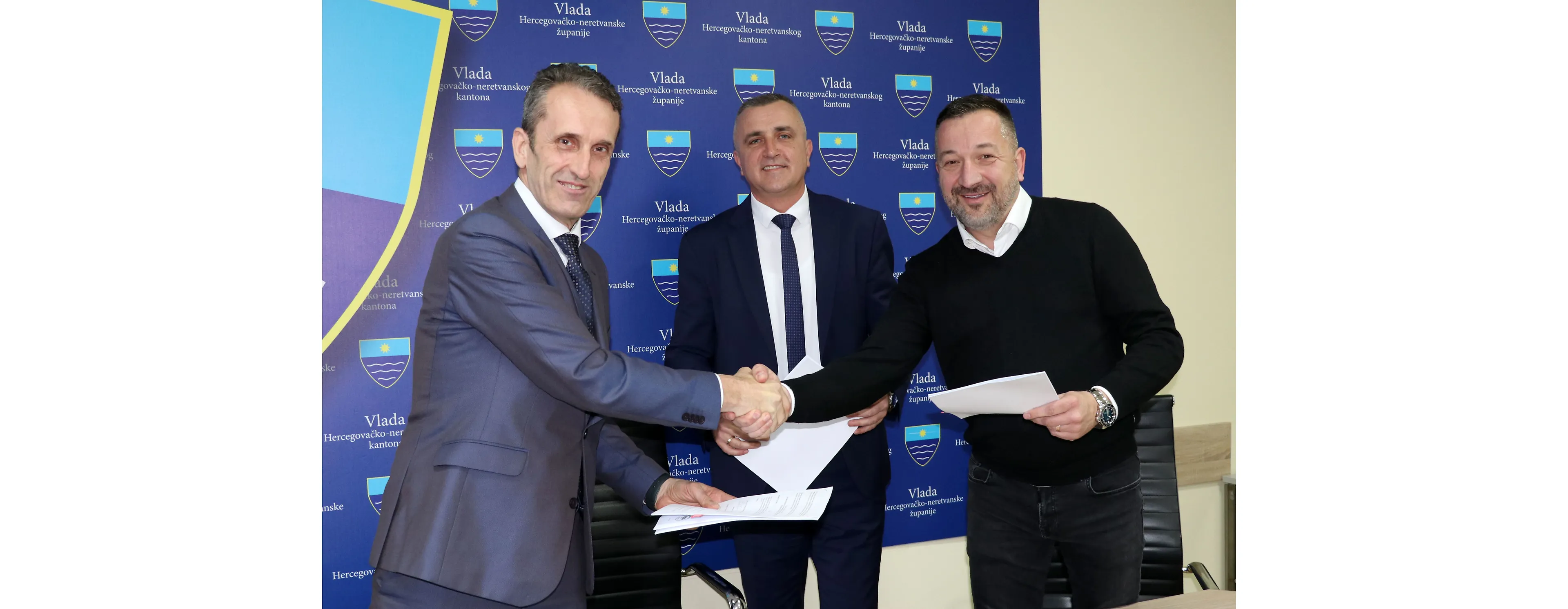 POTPISAN UGOVOR ZA DRUGU FAZU INTERVENTNE SANACIJE REGIONALNIH SAOBRAĆAJNICA U JABLANICI I KONJICU