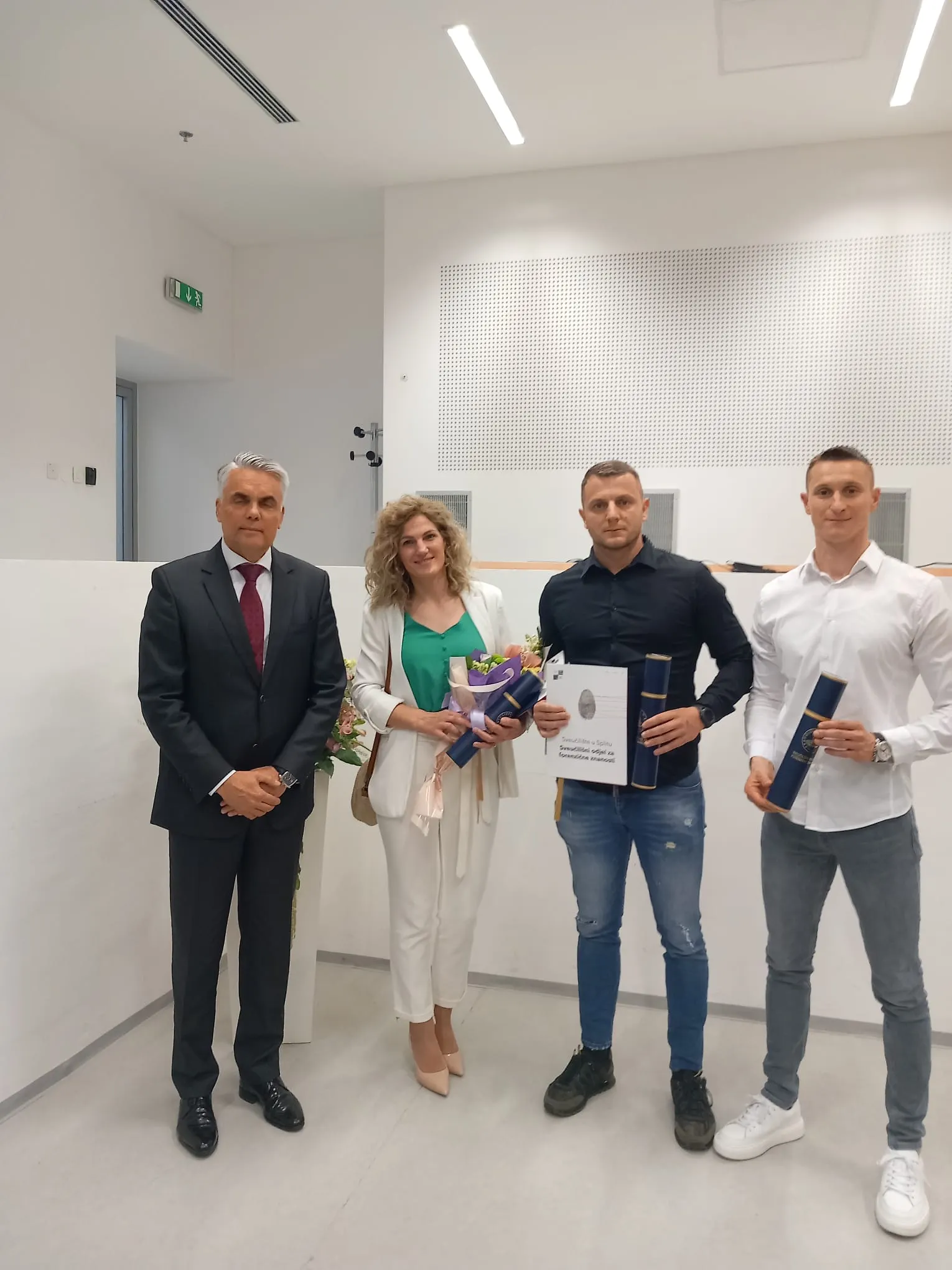 Галерија 1