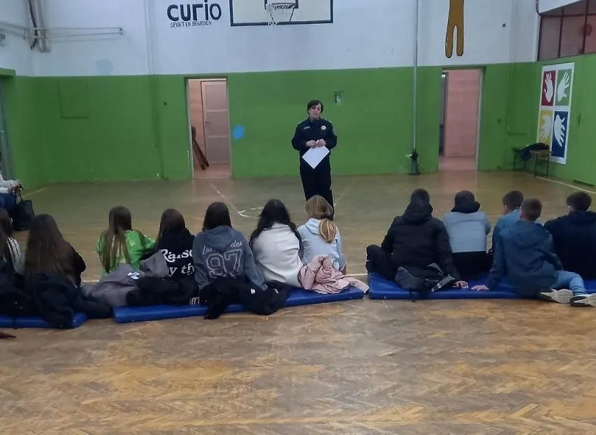 Edukativne i preventivne aktivnosti policije u sklopu akcije "Mirni blagdani"