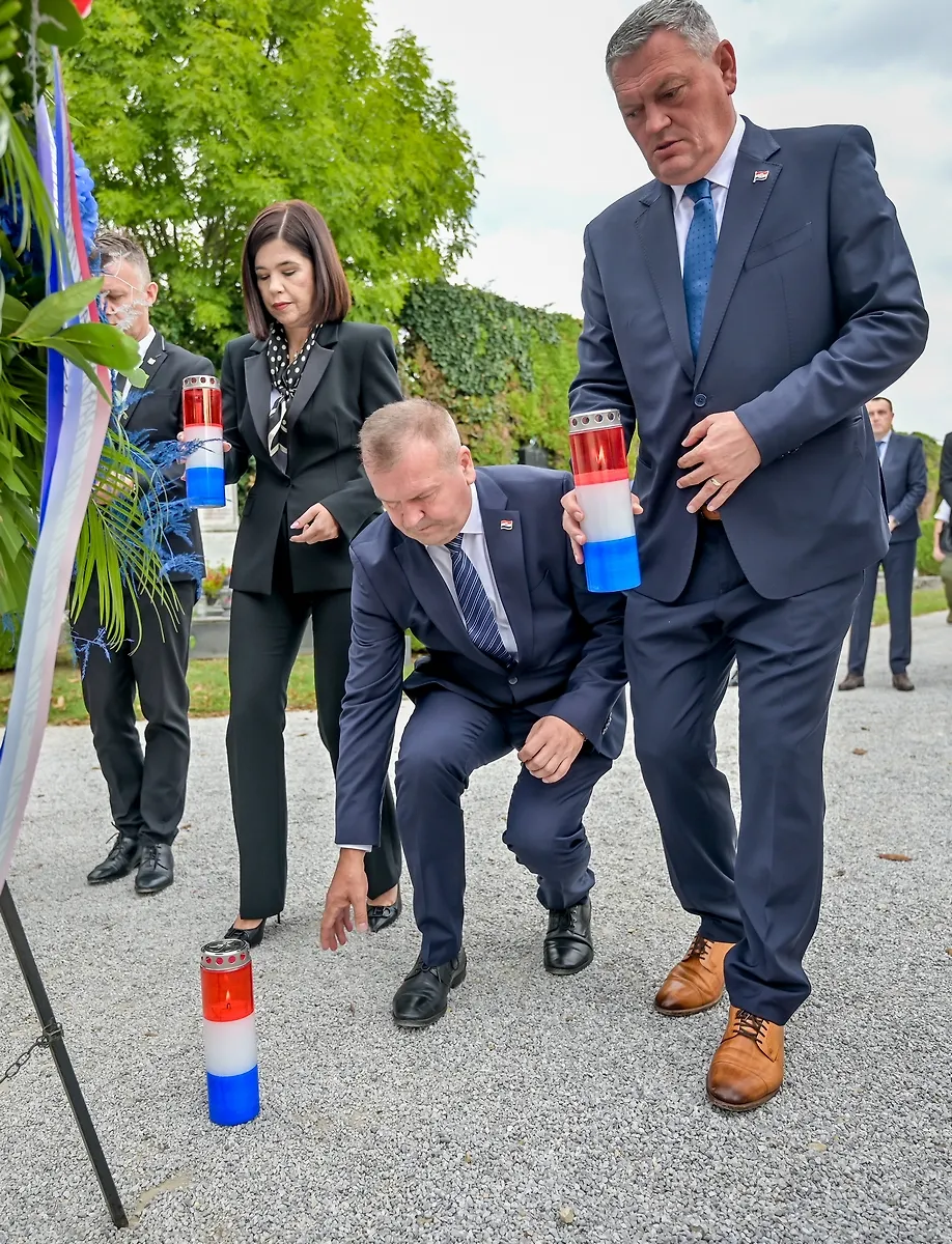 Галерија 6