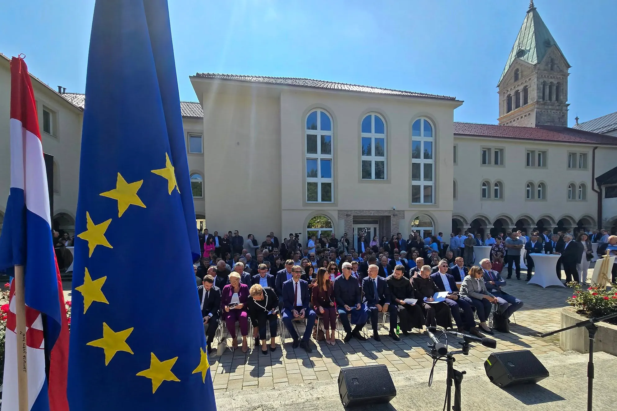 Влада РХ издвојила 9,5 милиона еура за пројекте и програме од интереса за Хрвате у БиХ