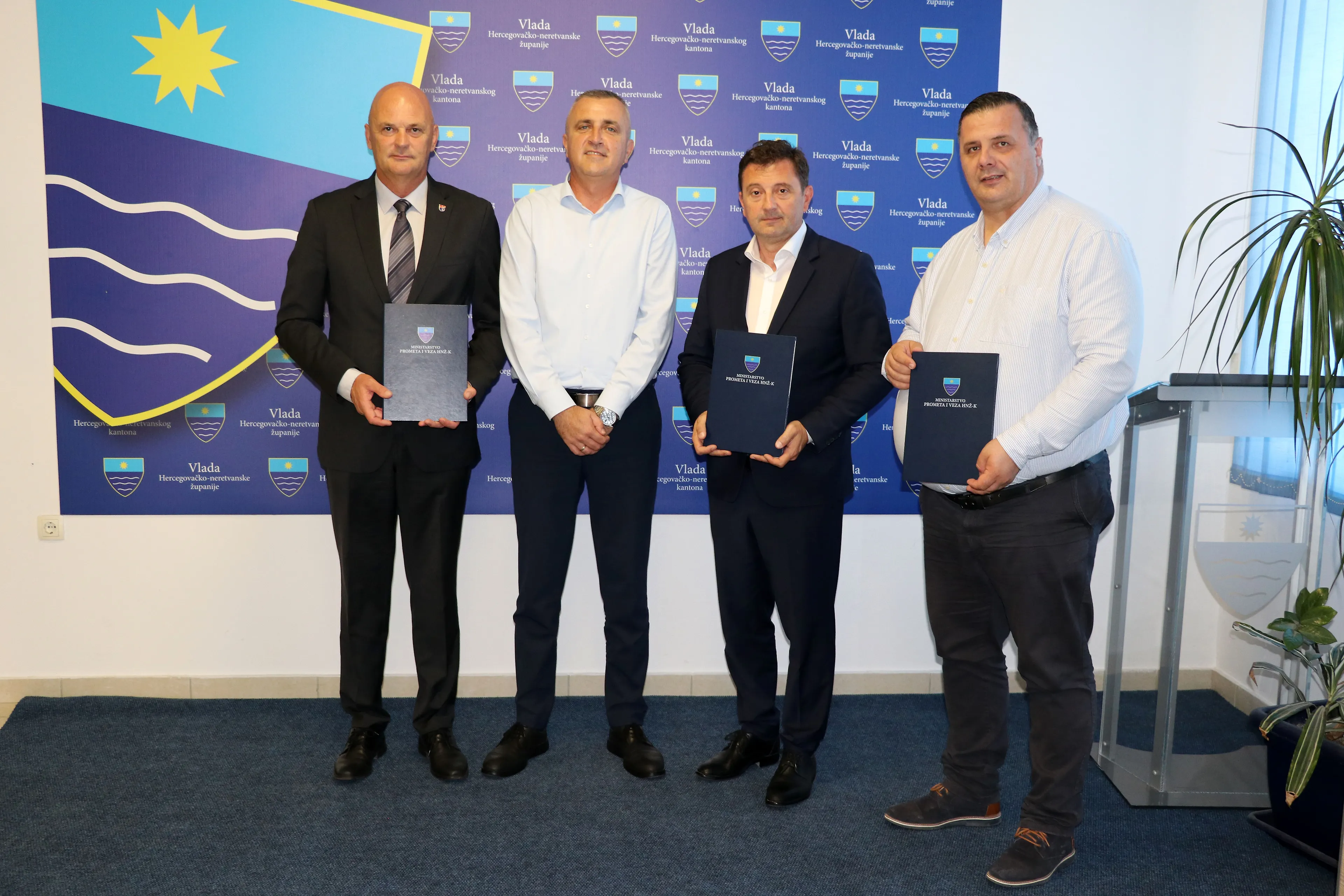 POTPISANI UGOVORI ZA OBNOVU LOKALNIH SAOBRAĆAJNICA U HNK-U VRIJEDNI 1,65 MILIONA KM