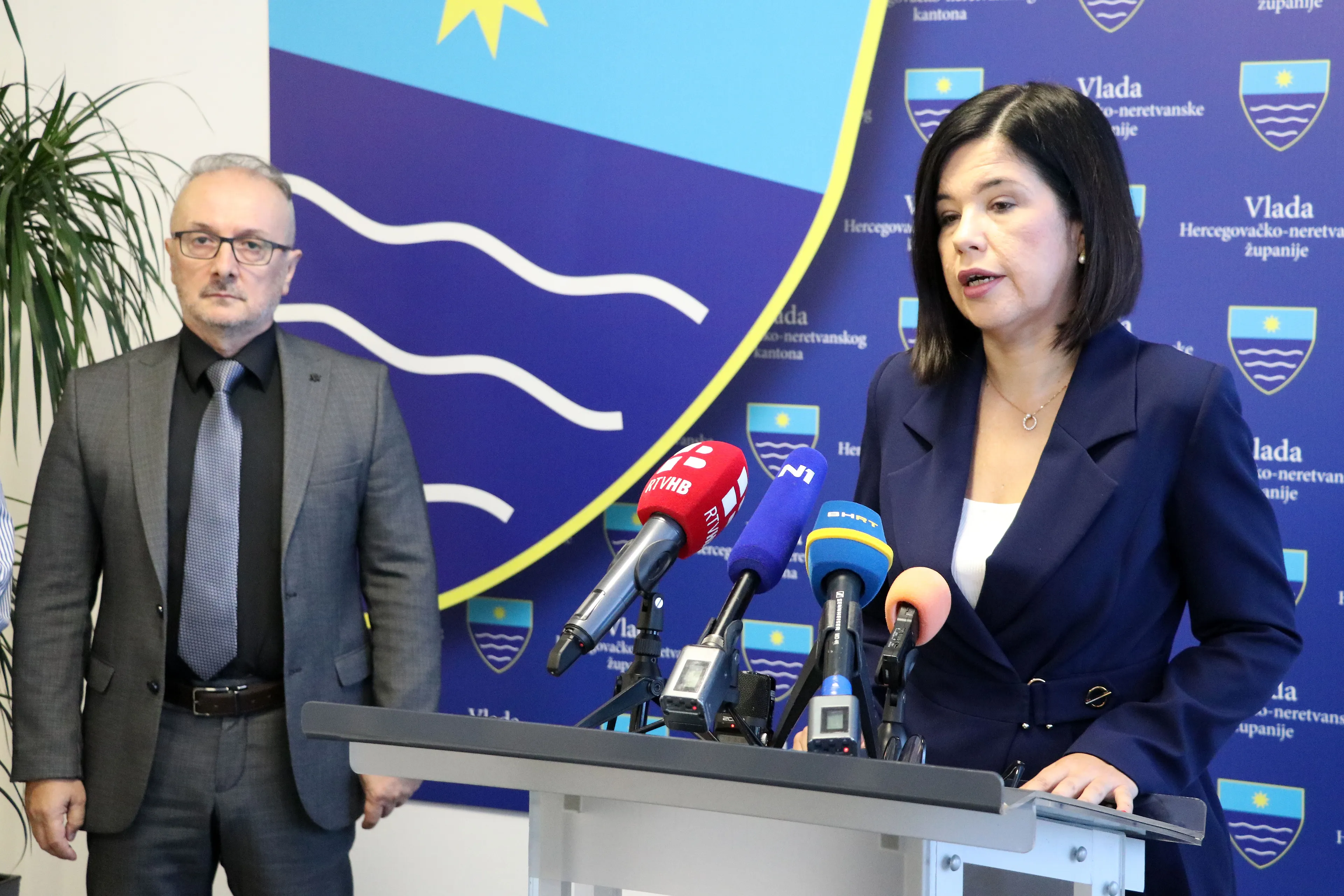 Бухач и Велагић: Нисмо сретни што је суд морао да задржи дјецу у школским клупама