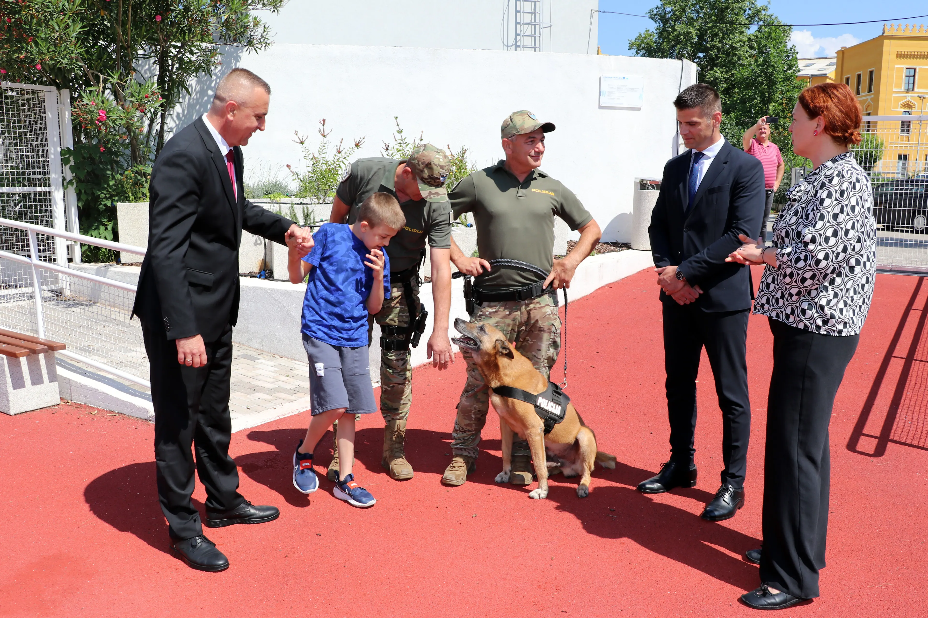 Ministri Bevanda i Marić posjetili OŠ za djecu sa posebnim potrebama Mostar