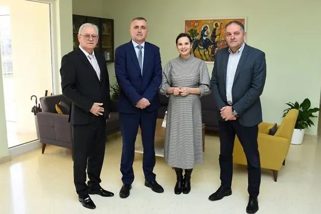 Влада ХНК-а суфинансира куповину возила за дјецу с потешкоћама у развоју и лица са инвалидитетом