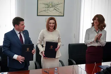 Галерија 9