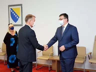 Галерија 4