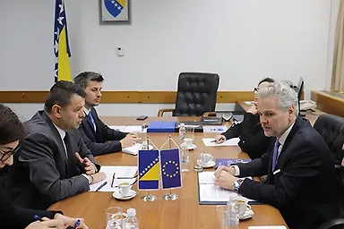 Галерија 2