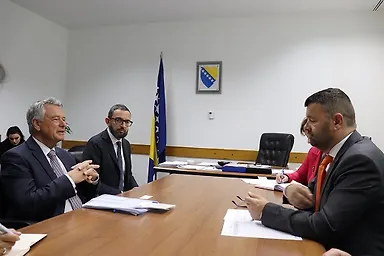Галерија 1