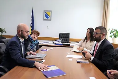 Галерија 2