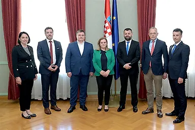 Галерија 2