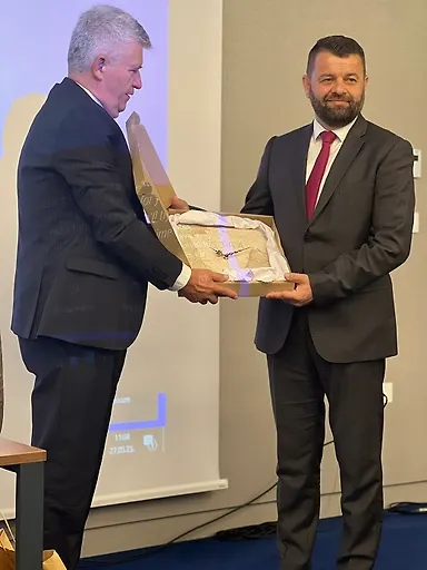 Галерија 3