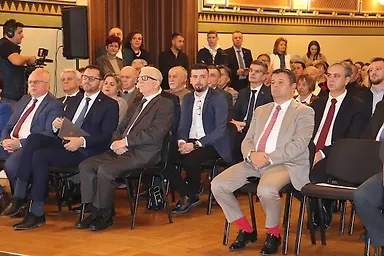 Галерија 6