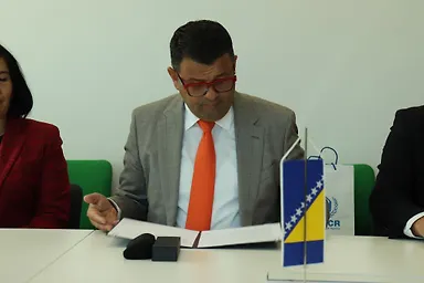 Галерија 11