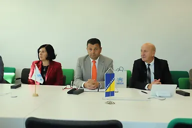 Галерија 8