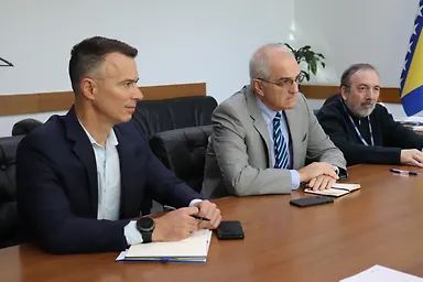 Галерија 4