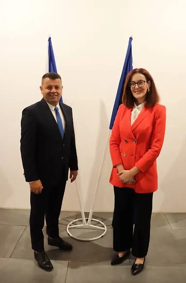 Галерија 4