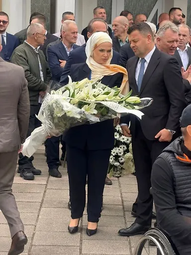 Галерија 2