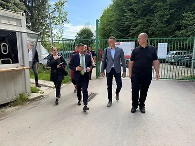 Галерија 4