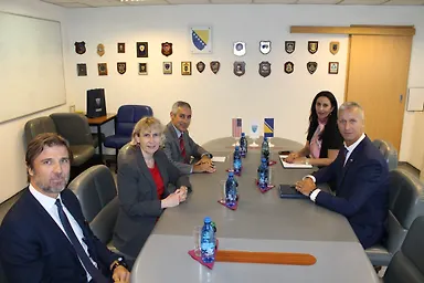 Галерија 2