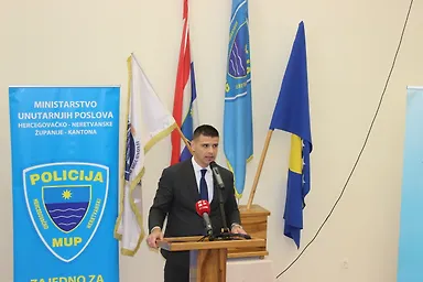 Галерија 4