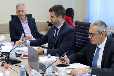 Галерија 11