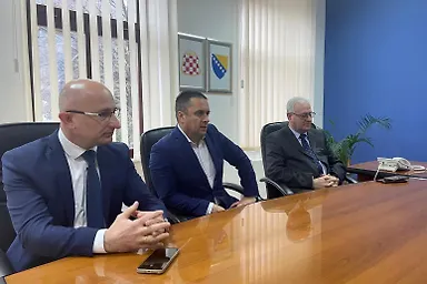 Галерија 4