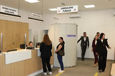Galerija 16