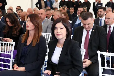 Галерија 10