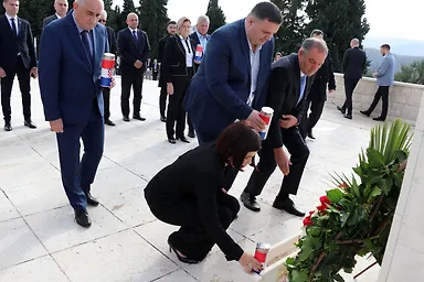 Галерија 7