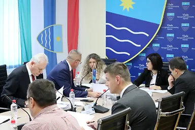 Галерија 8