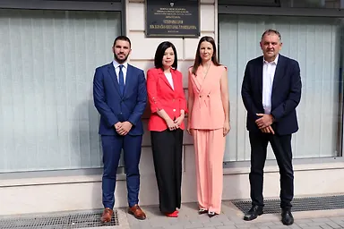 Галерија 1